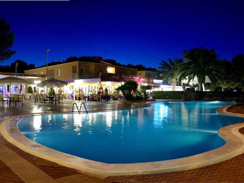 Maribel Villas Cala Blanca  Exterior photo